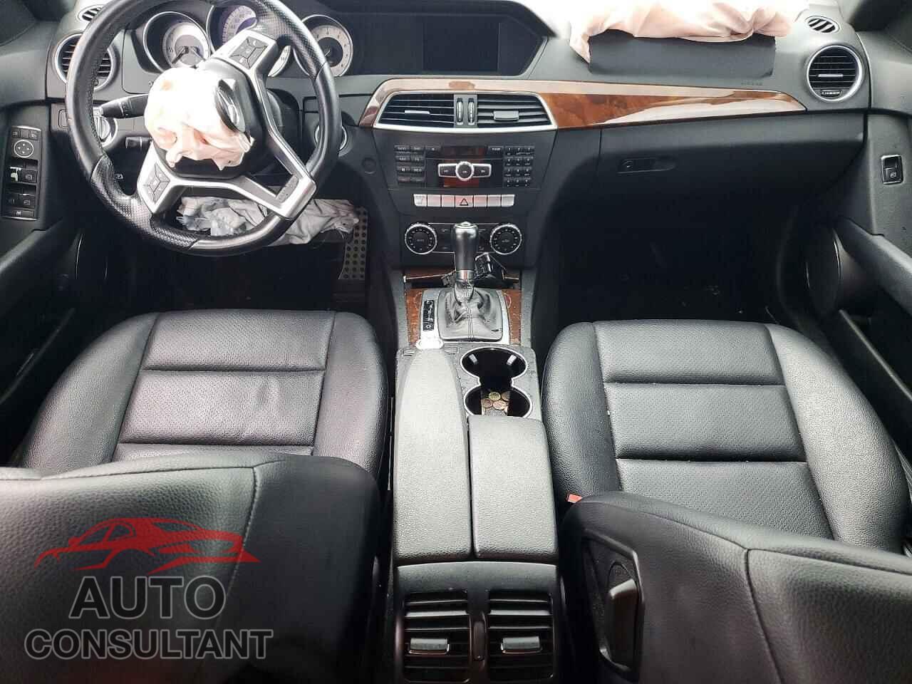 MERCEDES-BENZ C-CLASS 2013 - WDDGF4HB8DR287749