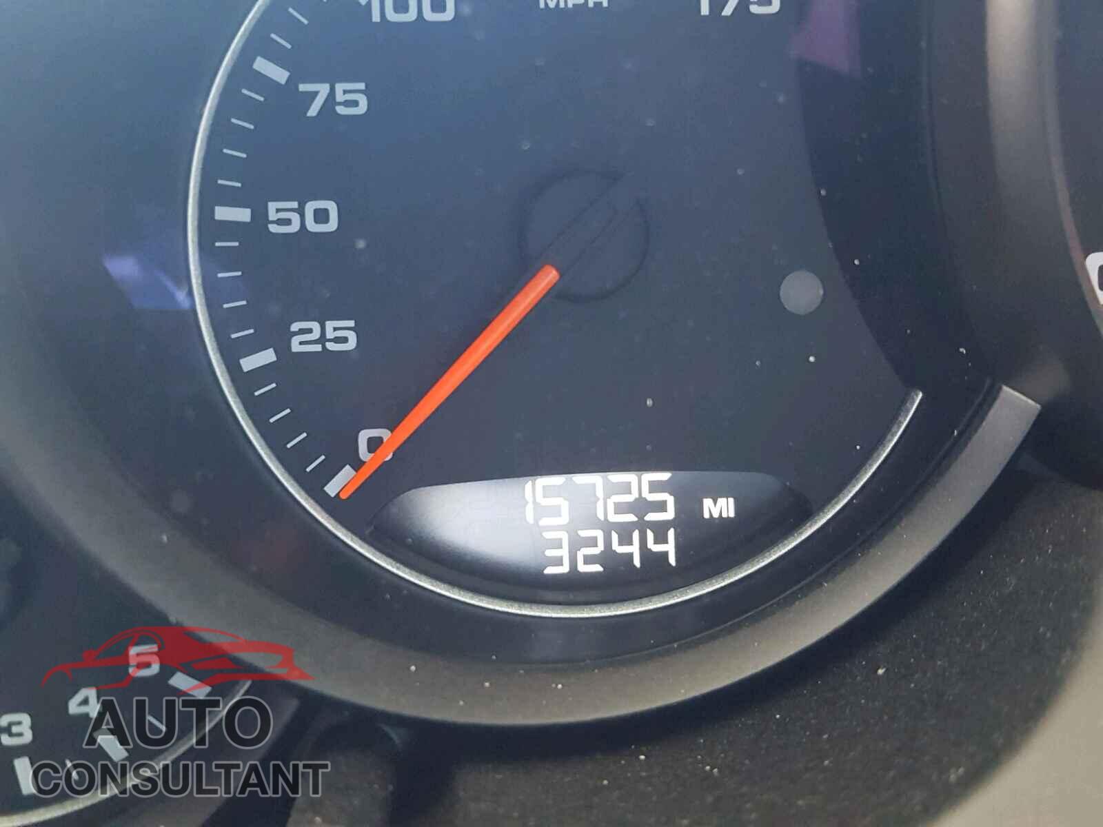 PORSCHE CAYENNE 2016 - WP1AA2A27GKA12382