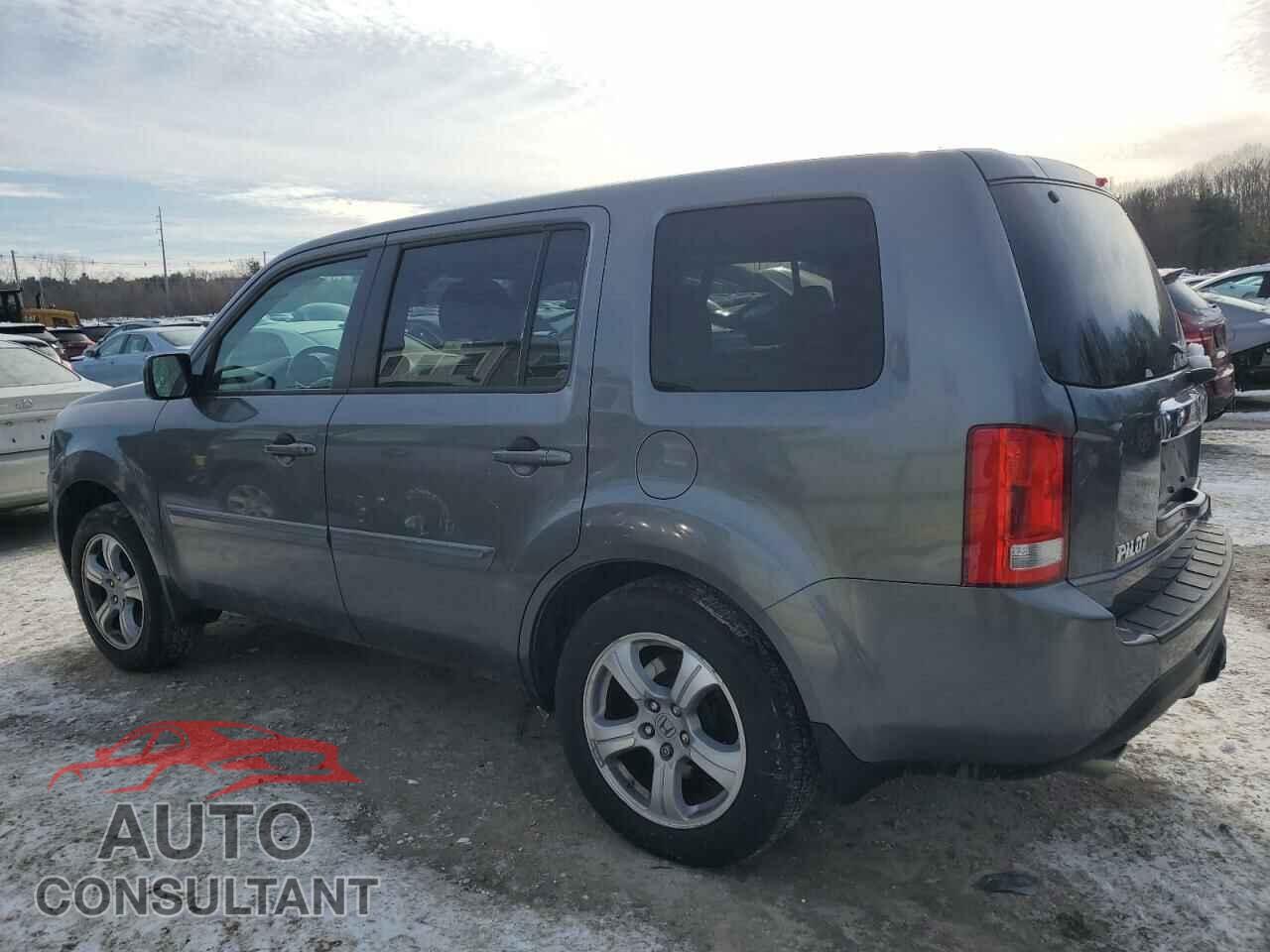 HONDA PILOT 2013 - 5FNYF4H52DB046784