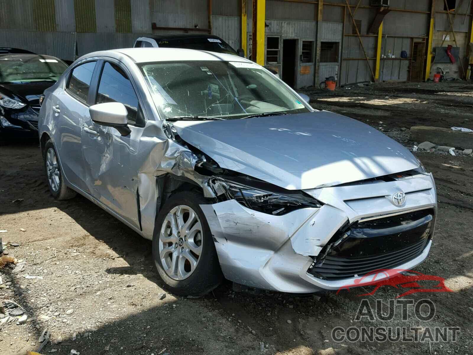 TOYOTA YARIS 2017 - 3MYDLBYV4HY165248