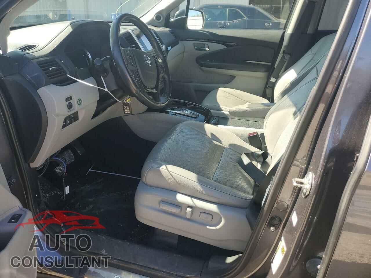HONDA PILOT 2017 - 5FNYF6H07HB030196