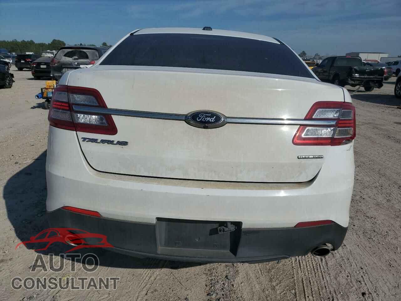 FORD TAURUS 2017 - 1FAHP2D80HG105740