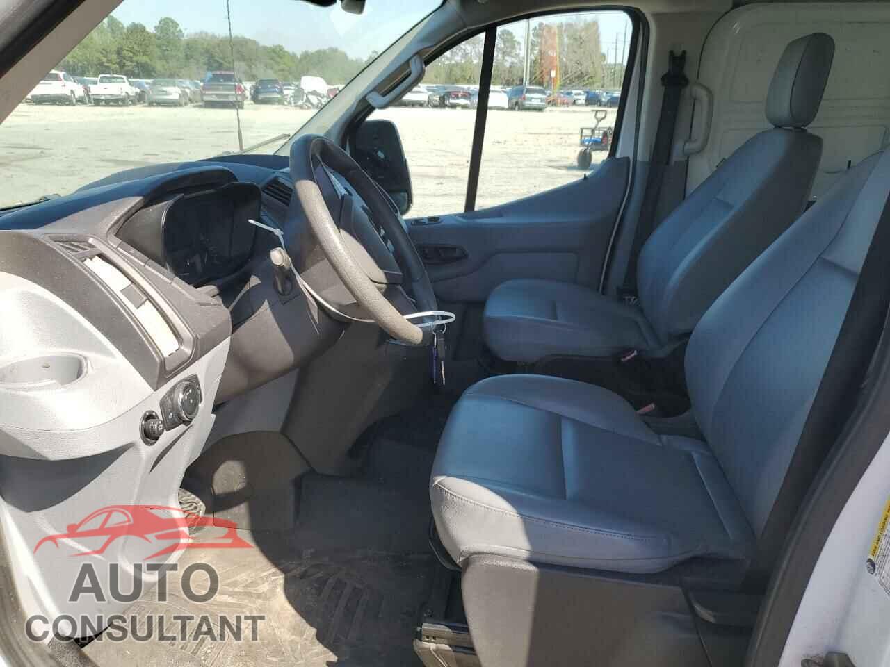 FORD TRANSIT 2017 - 1FTYR1ZM8HKA75209