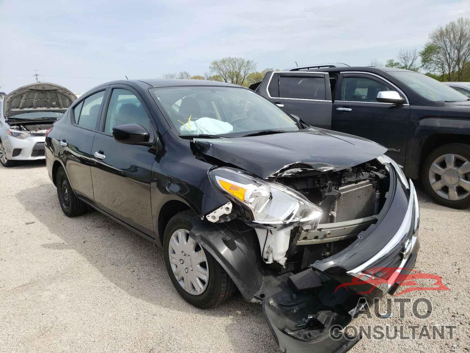 NISSAN VERSA 2019 - 3N1CN7AP1KL819840
