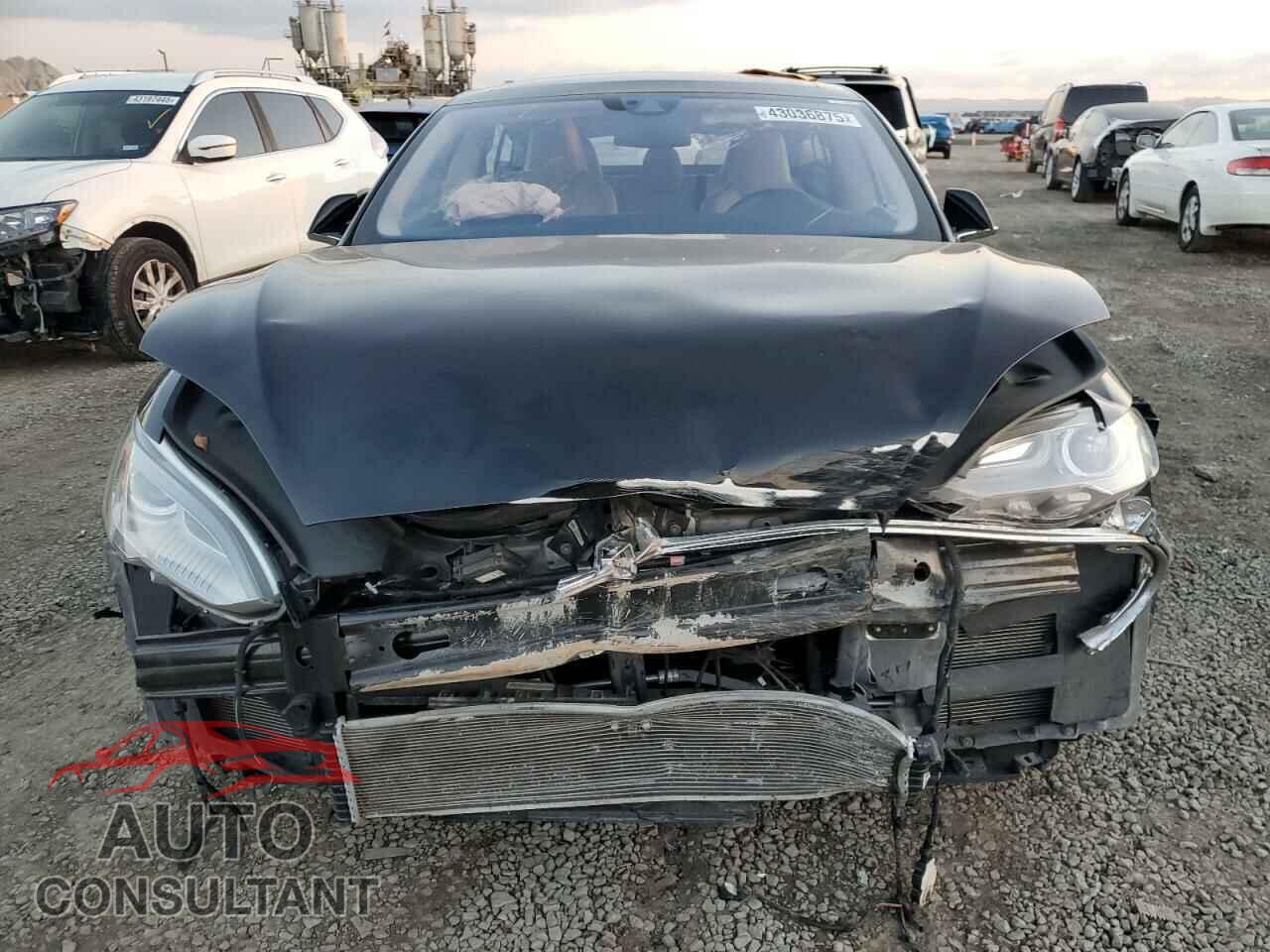 TESLA MODEL S 2015 - 5YJSA1E11FF113463