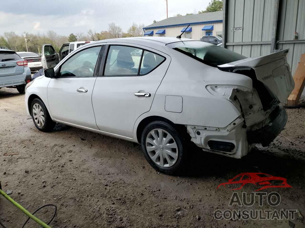 NISSAN VERSA 2018 - 3N1CN7AP8JL860268