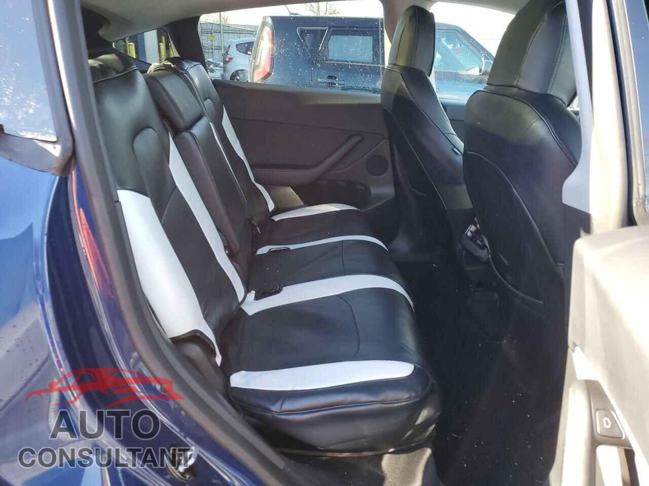 TESLA MODEL Y 2024 - 7SAYGAEE2RF981359
