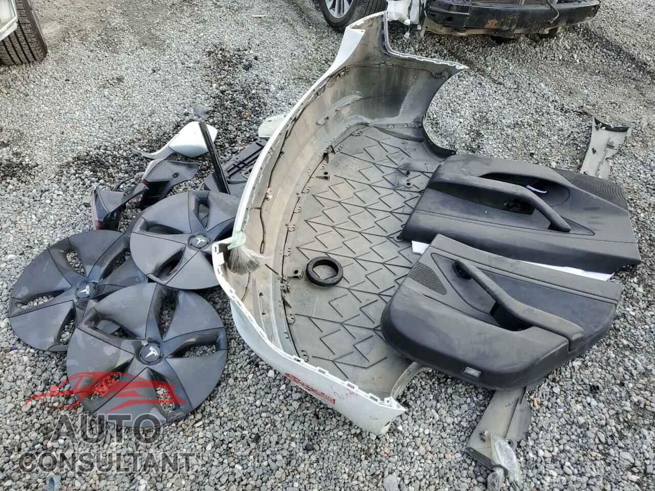 TESLA MODEL 3 2018 - 5YJ3E1EA8JF013247