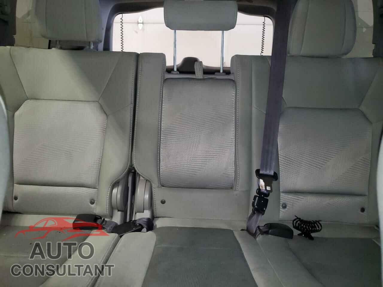 HONDA PILOT 2015 - 5FNYF4H28FB044465