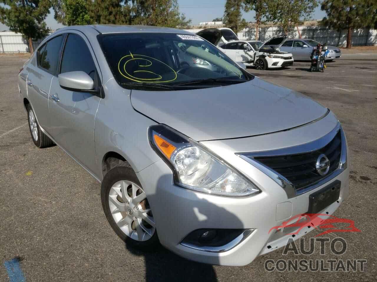 NISSAN VERSA 2018 - 3N1CN7AP6JL812400