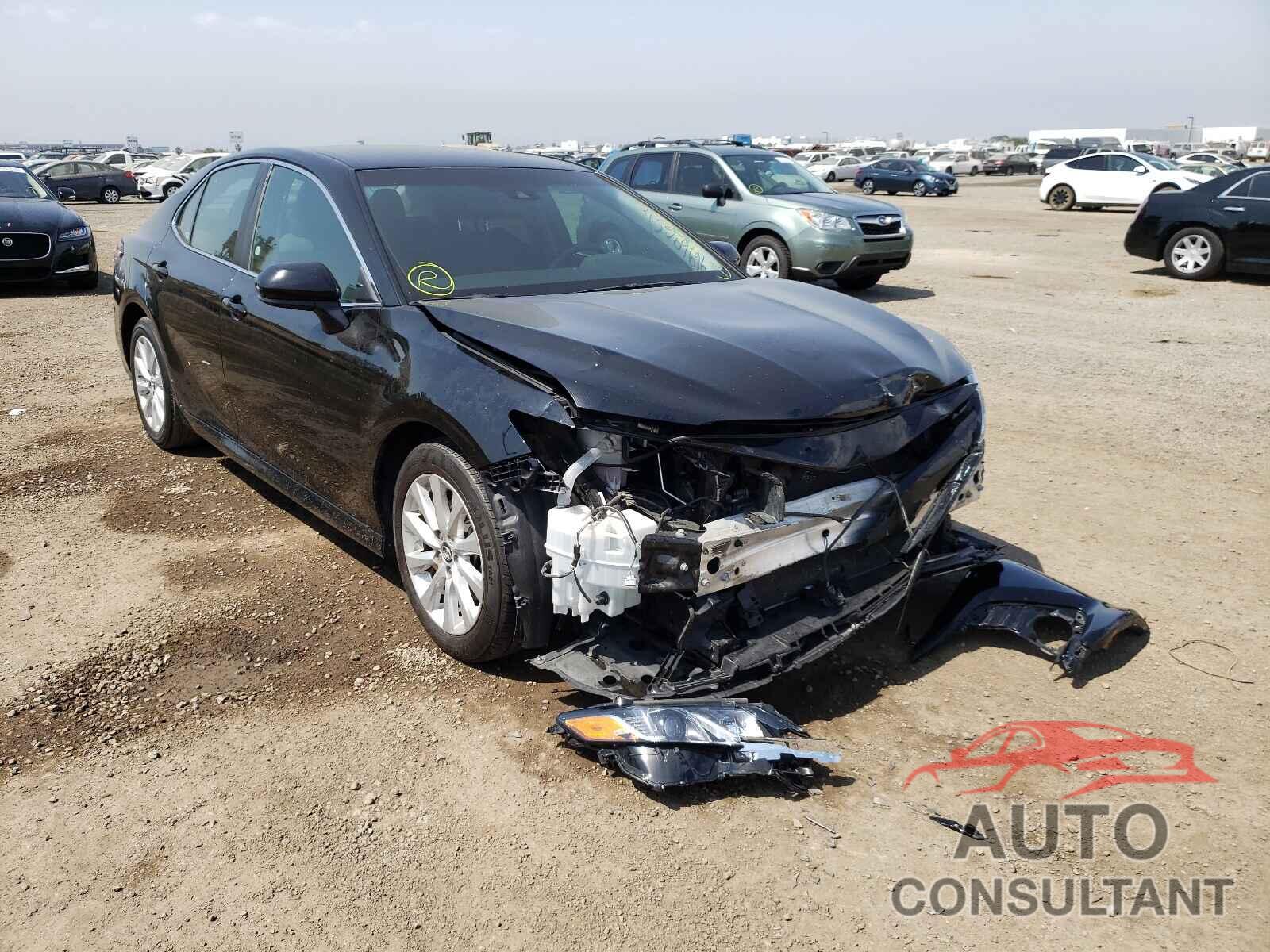 TOYOTA CAMRY 2018 - 4T1B11HK7JU056444