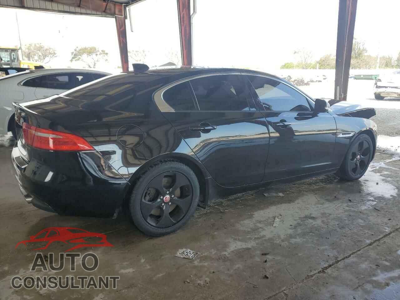 JAGUAR XE 2017 - SAJAR4BG0HA976668