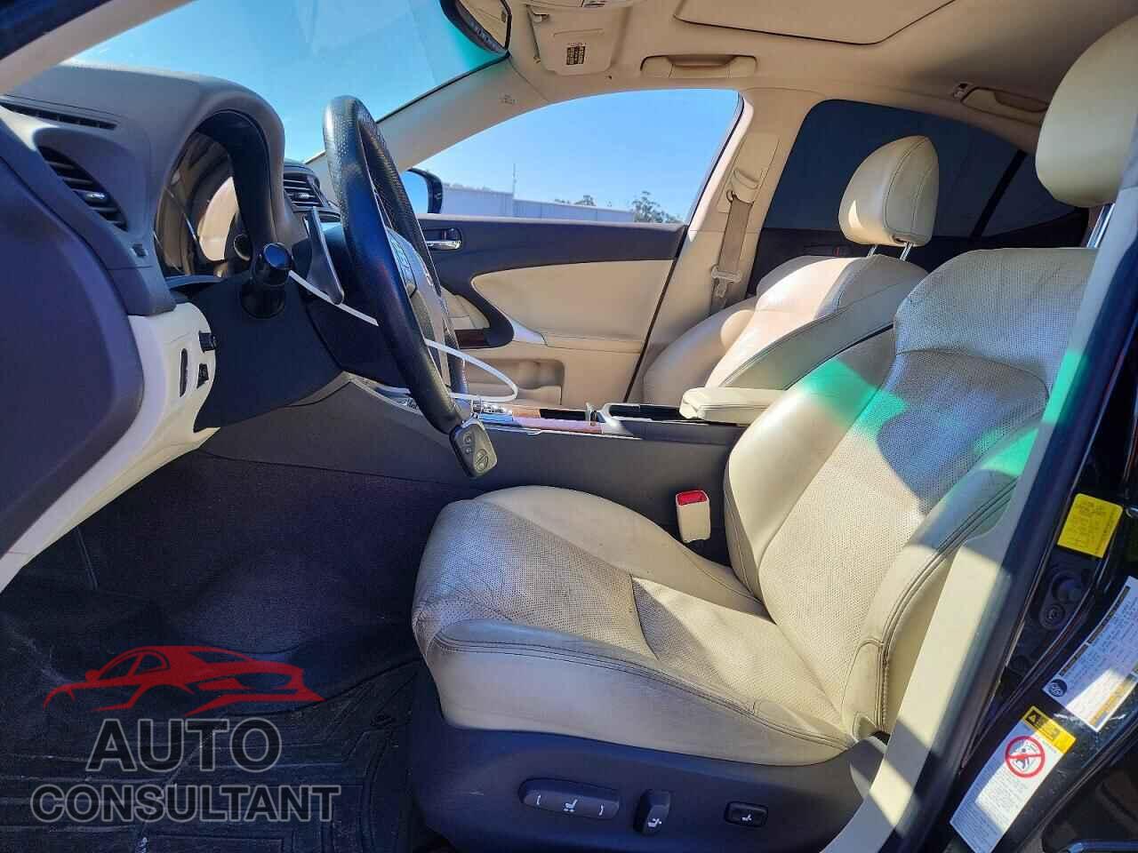 LEXUS IS 2012 - JTHCF5C27C5059185