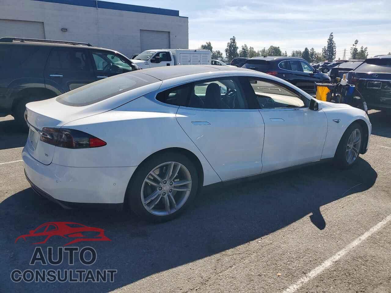 TESLA MODEL S 2015 - 5YJSA1E13FF101282