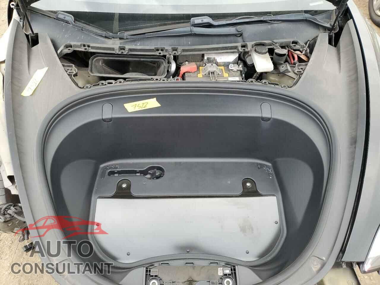 TESLA MODEL 3 2018 - 5YJ3E1EA6JF123200