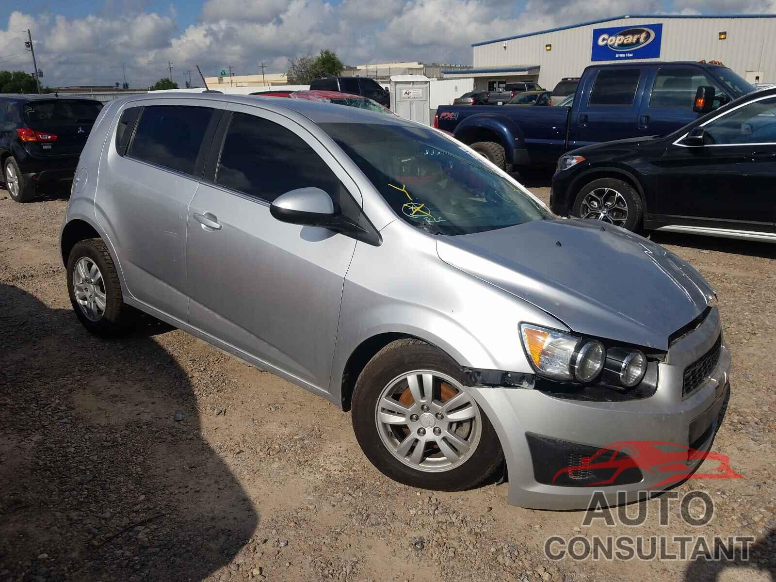 CHEVROLET SONIC 2016 - 1G1JC6SH2G4135011