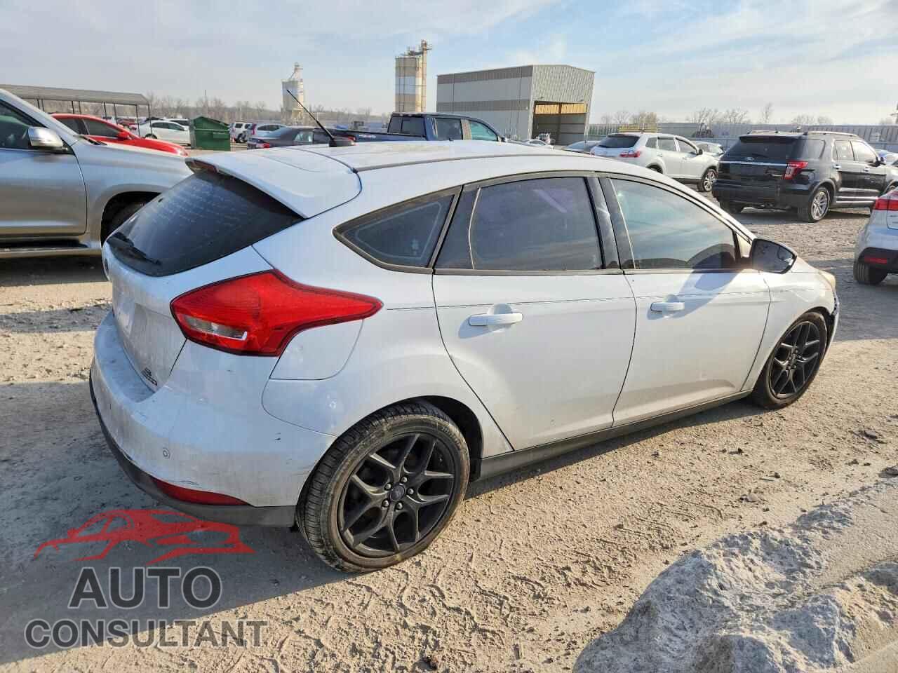 FORD FOCUS 2016 - 1FADP3K26GL258017