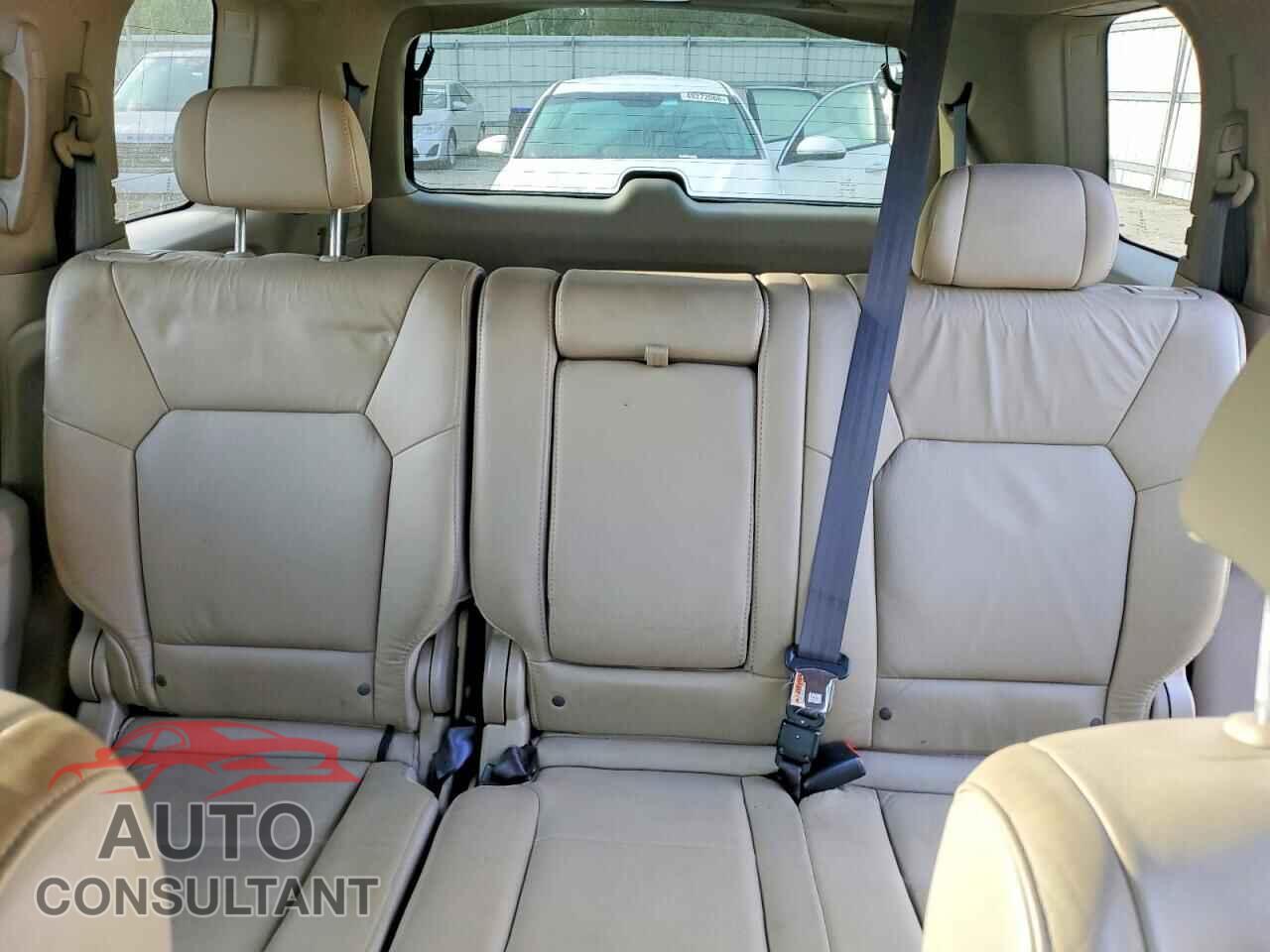 HONDA PILOT 2011 - 5FNYF3H59BB009710