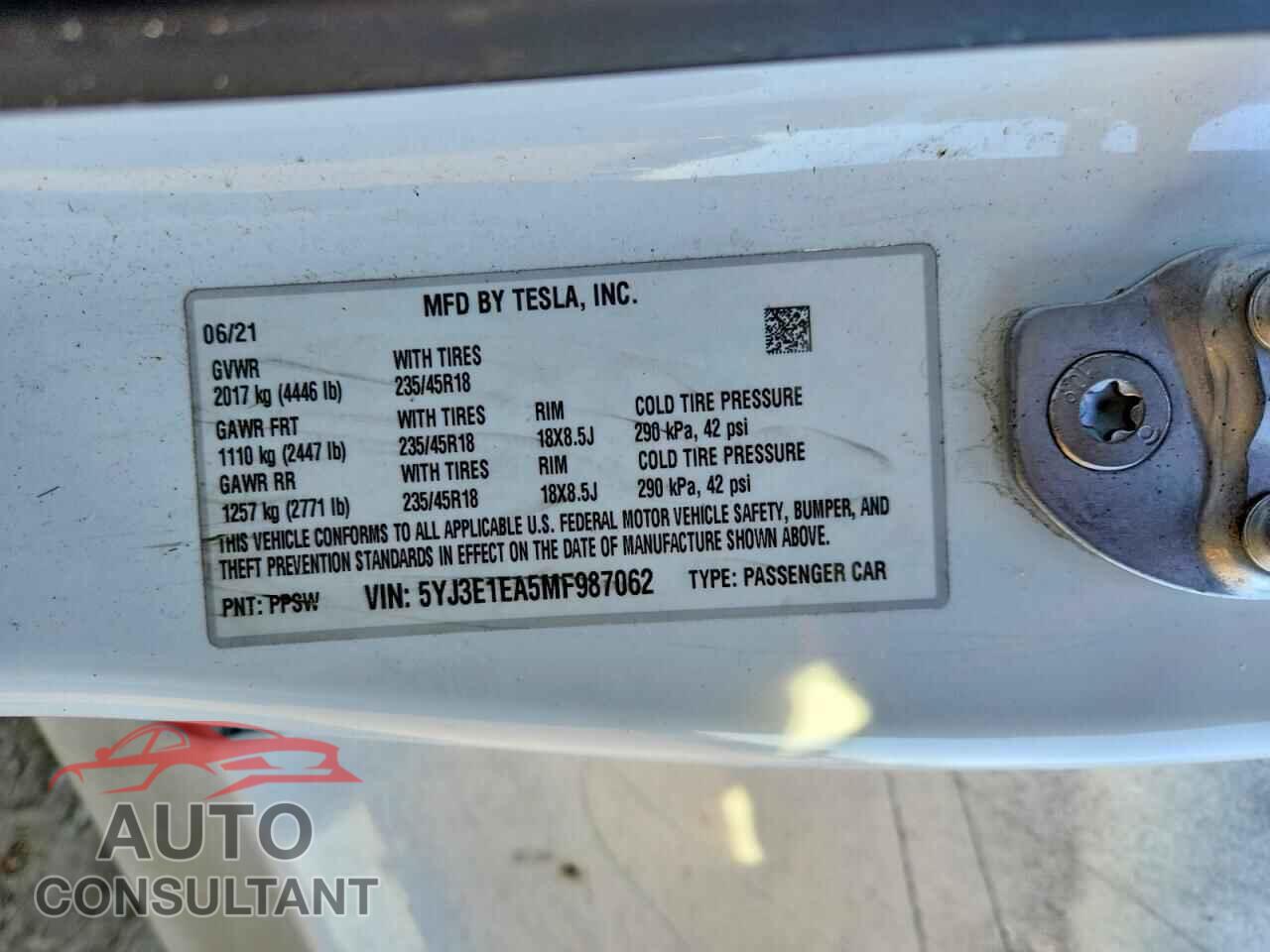 TESLA MODEL 3 2021 - 5YJ3E1EA5MF987062