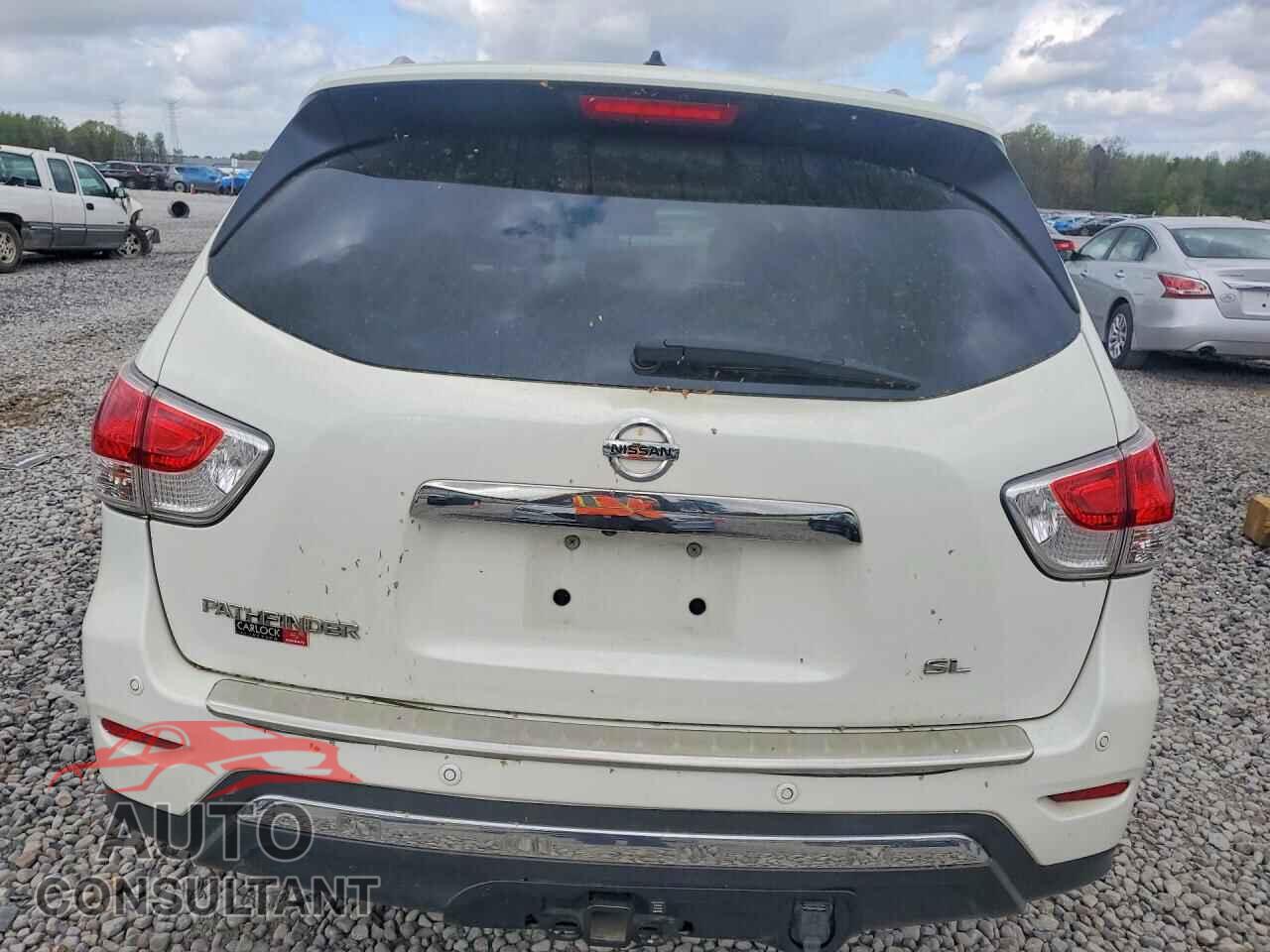 NISSAN PATHFINDER 2015 - 5N1AR2MN1FC716615