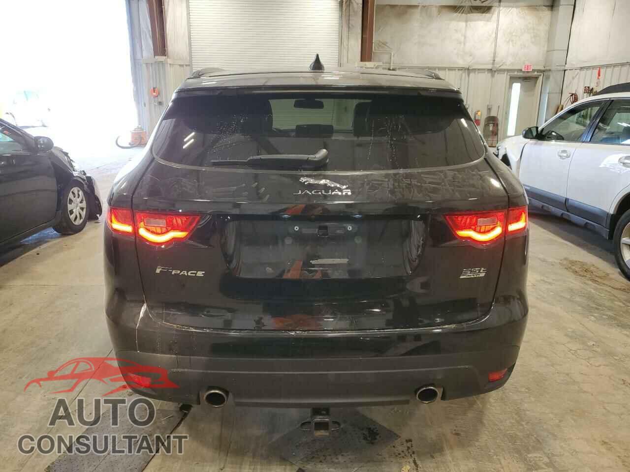 JAGUAR F-PACE 2017 - SADCJ2BV8HA091642