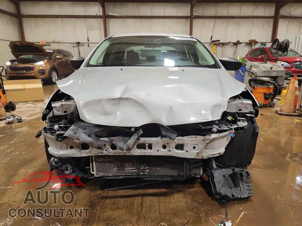 FORD FOCUS 2014 - 1FADP3E29EL402362