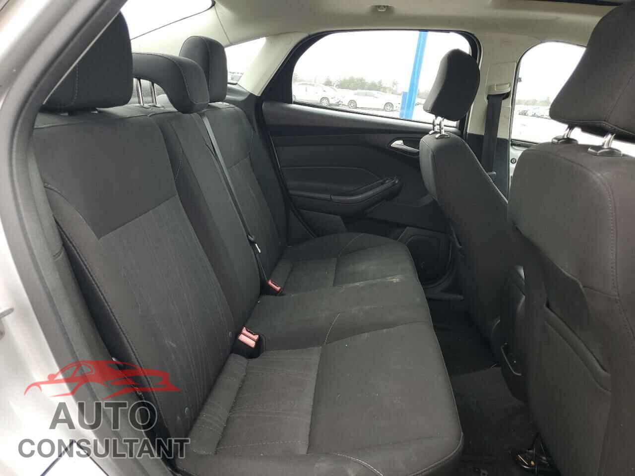 FORD FOCUS 2017 - 1FADP3H23HL224836
