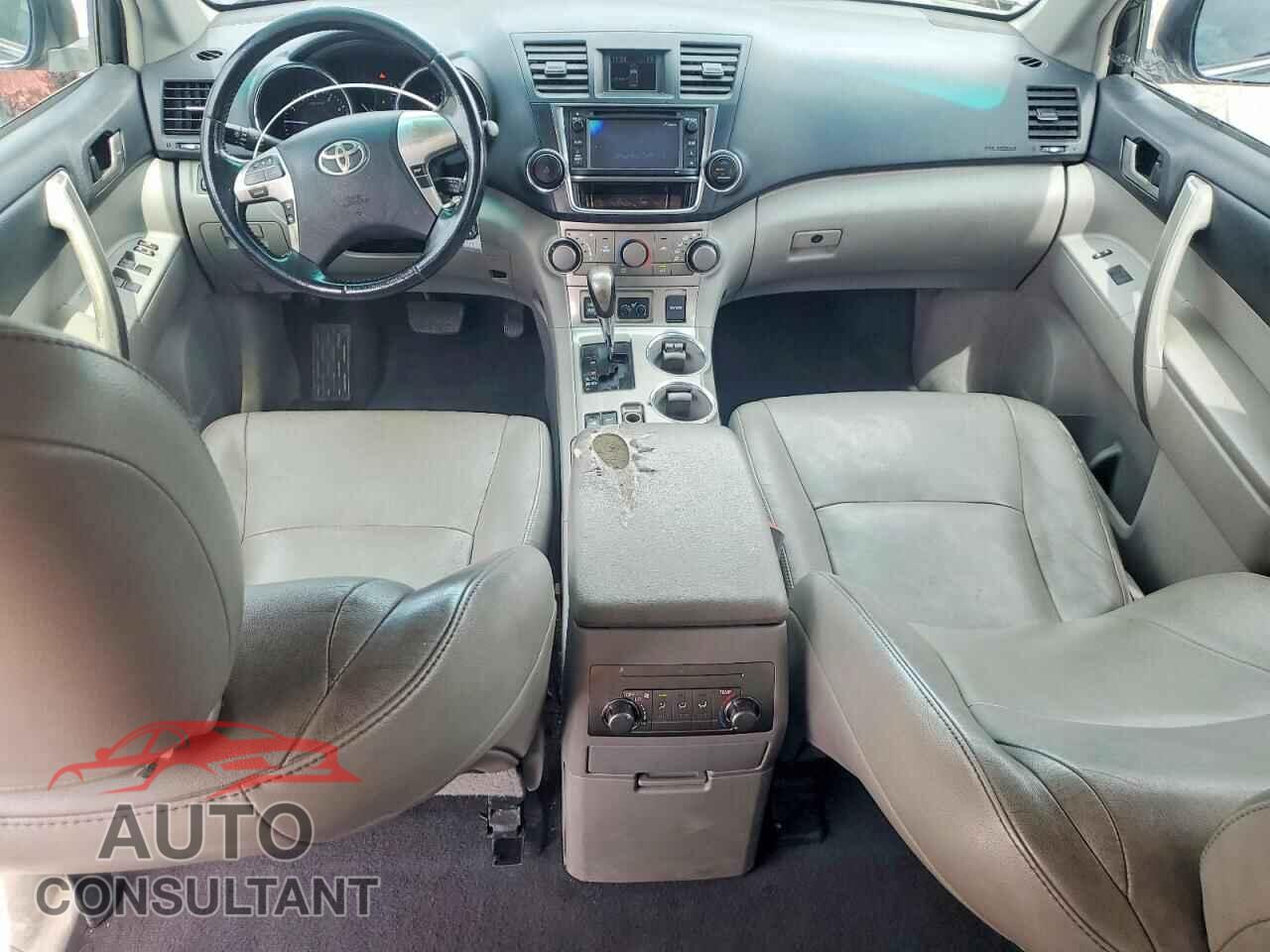 TOYOTA HIGHLANDER 2013 - 5TDBK3EH8DS265612