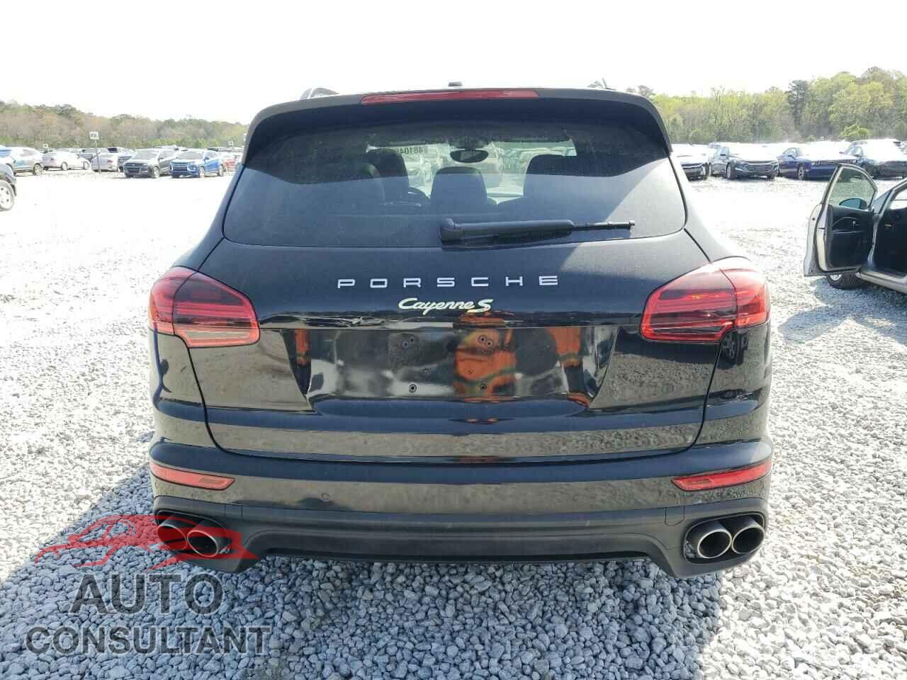 PORSCHE CAYENNE 2018 - WP1AE2A21JLA71739