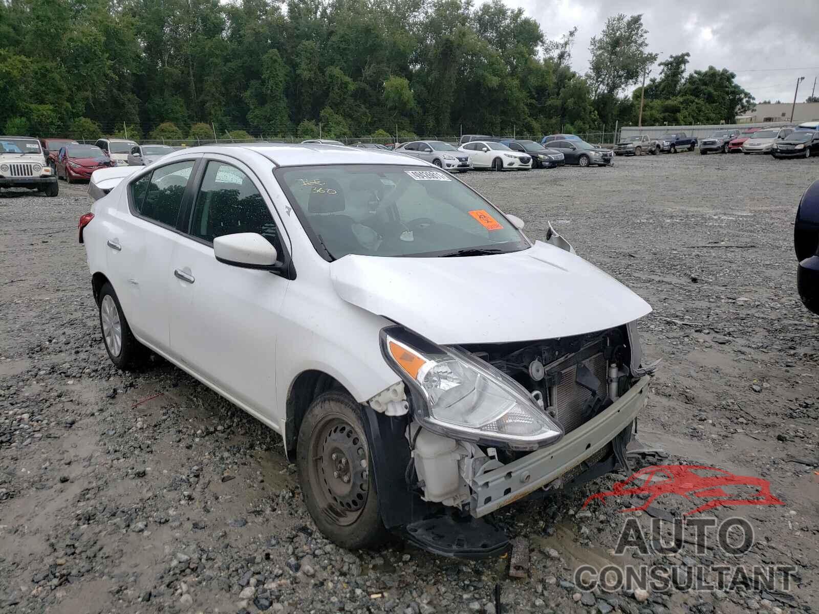 NISSAN VERSA 2018 - 3N1CN7APXJL832195