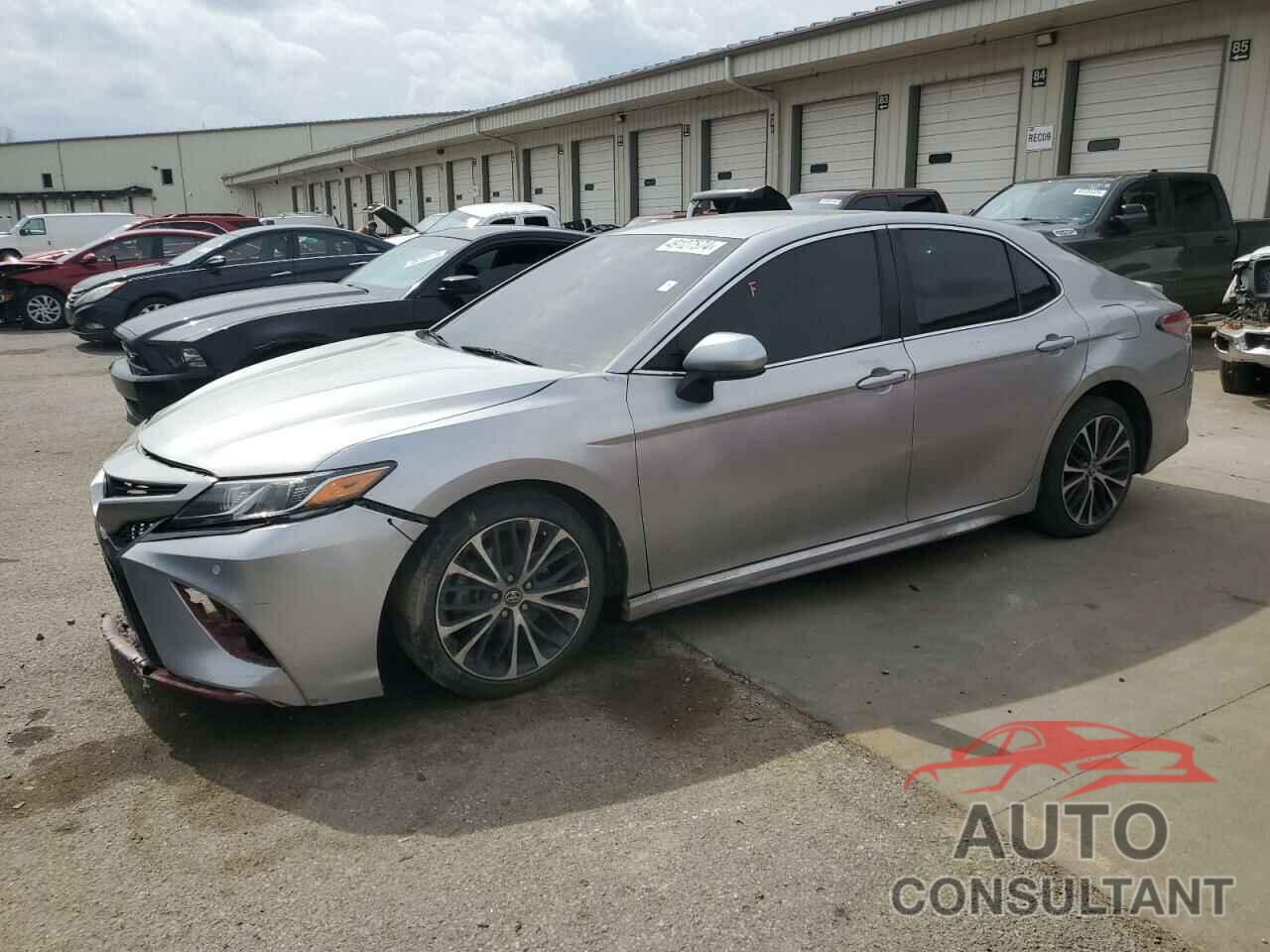 TOYOTA CAMRY 2018 - 4T1B11HK2JU583484