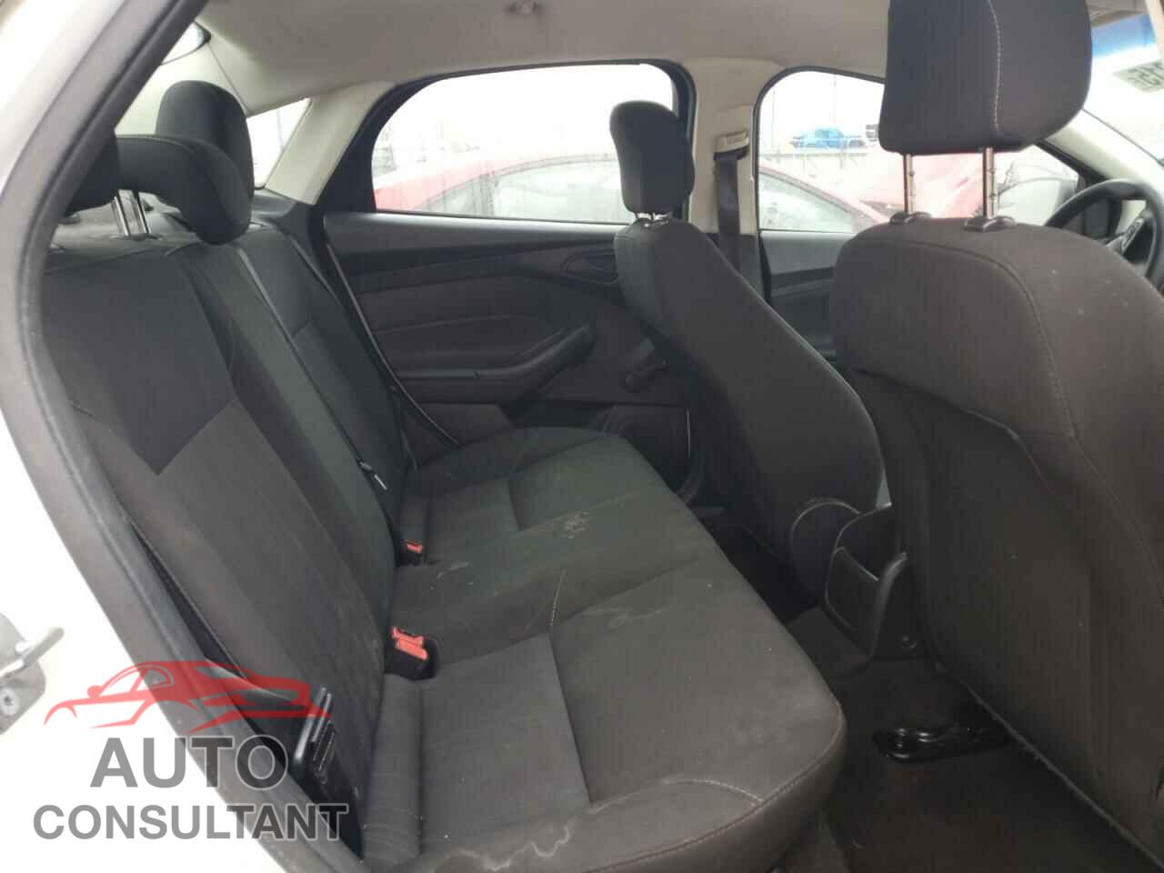 FORD FOCUS 2017 - 1FADP3E20HL313106