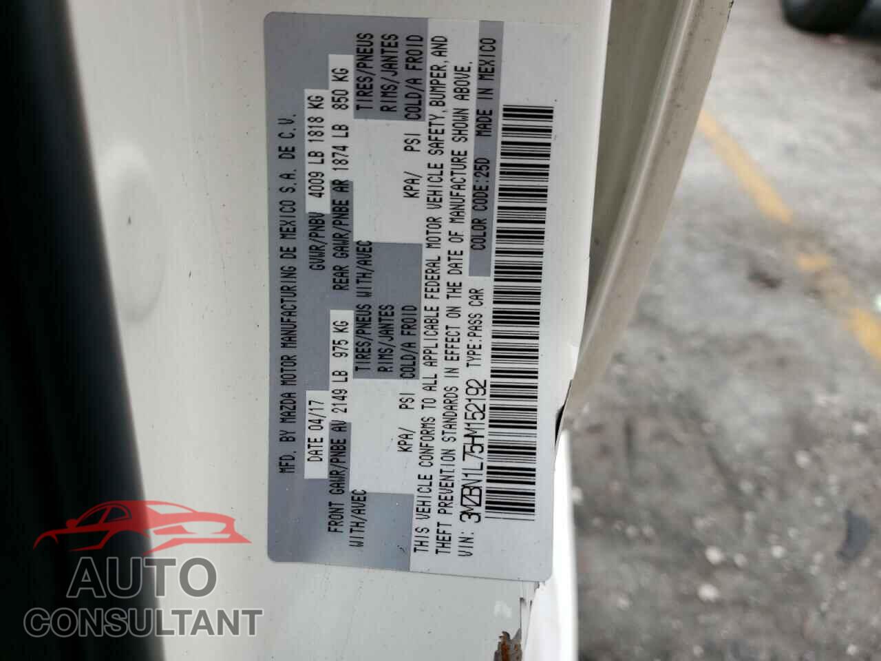 MAZDA 3 2017 - 3MZBN1L75HM152192