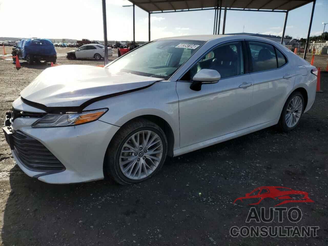 TOYOTA CAMRY 2019 - 4T1B11HK2KU681089