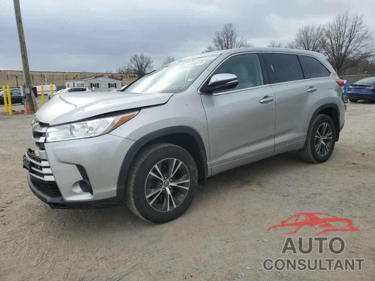 TOYOTA HIGHLANDER 2018 - 5TDBZRFH0JS890885