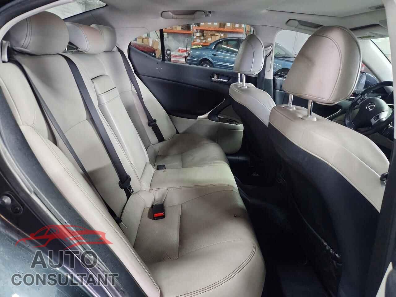 LEXUS IS 2011 - JTHBF5C26B5149860