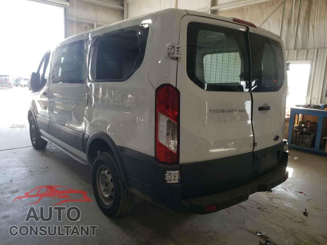 FORD TRANSIT CO 2017 - 1FTYR1YM9HKB31871