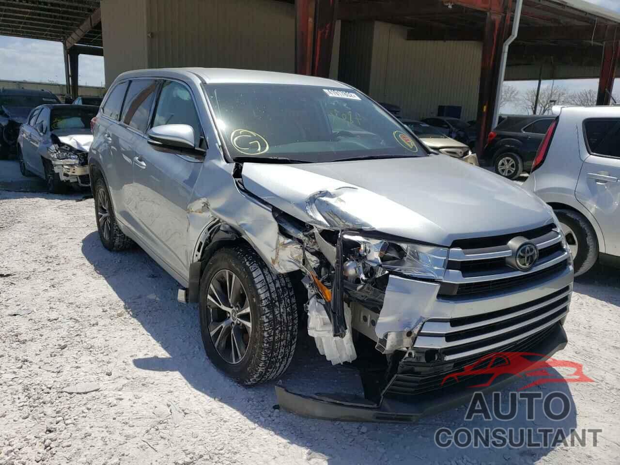 TOYOTA HIGHLANDER 2018 - 5TDZZRFH4JS272001