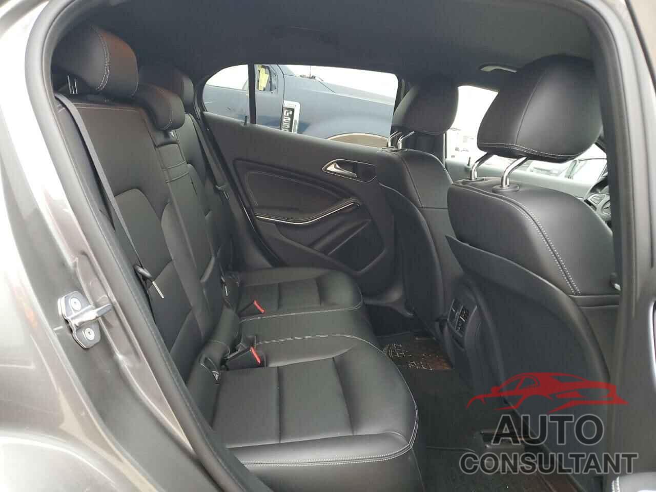 MERCEDES-BENZ GLA-CLASS 2019 - WDCTG4GBXKJ549106