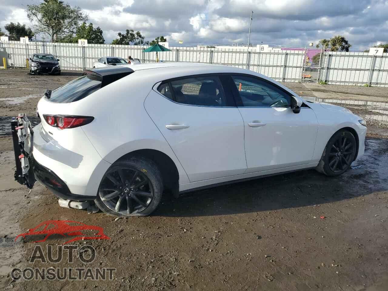 MAZDA 3 2019 - JM1BPANM1K1138696