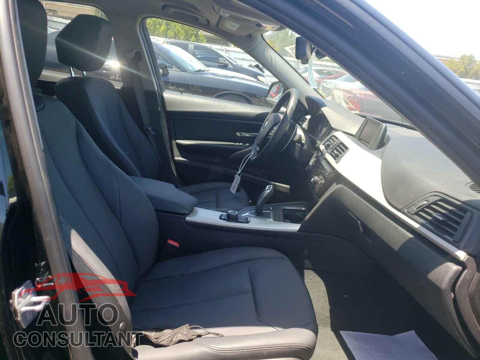 BMW 3 SERIES 2017 - WBA8E1G32HNU17089