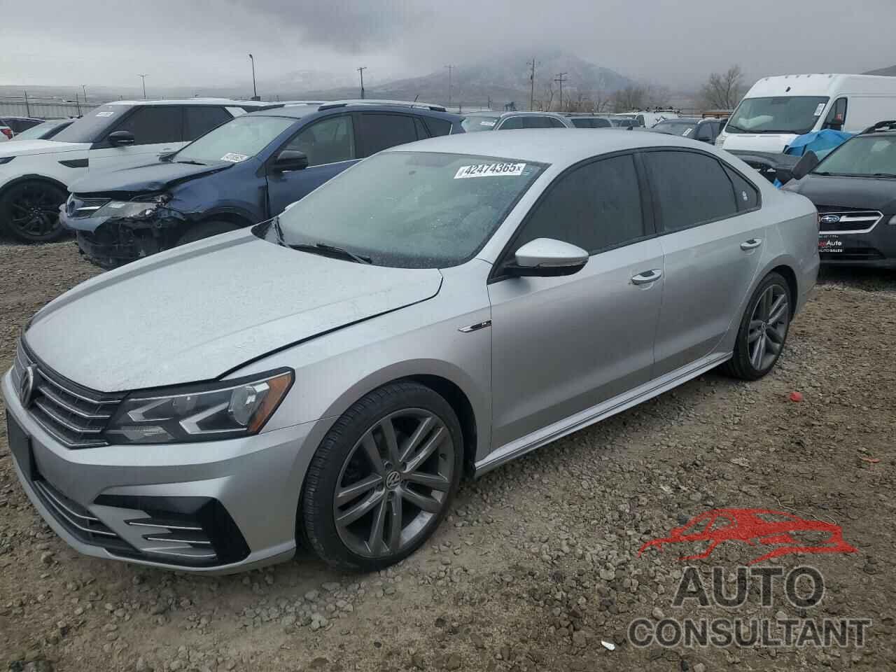 VOLKSWAGEN PASSAT 2018 - 1VWAA7A30JC019633