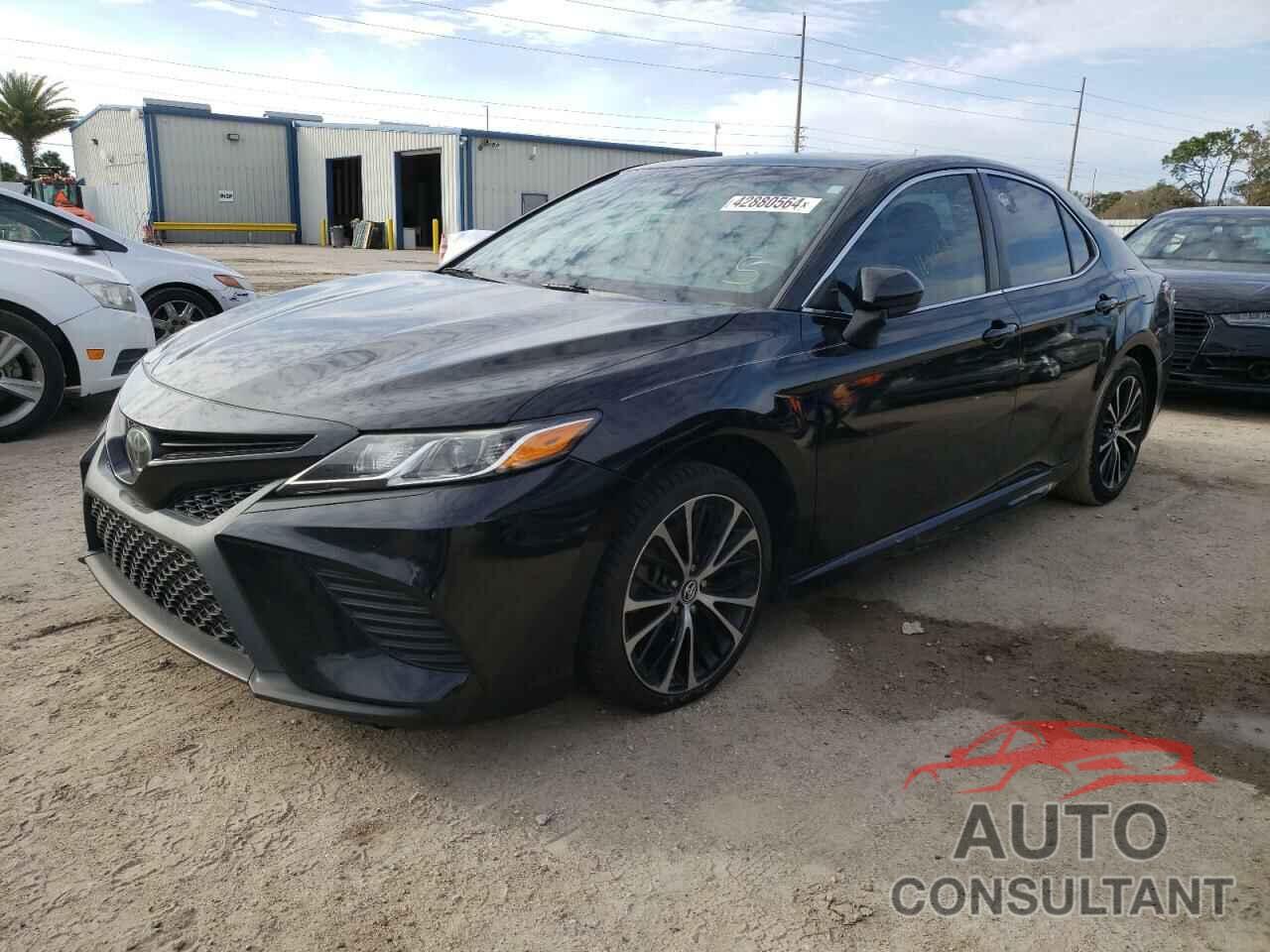 TOYOTA CAMRY 2018 - 4T1B11HK1JU552470