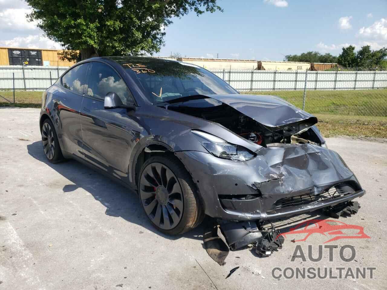 TESLA MODEL Y 2021 - 5YJYGDEFXMF137246