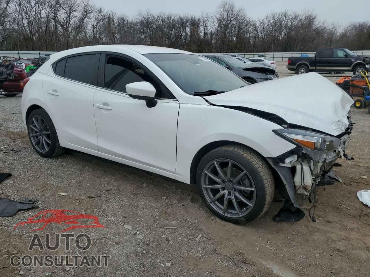 MAZDA 3 2017 - 3MZBN1L79HM122418