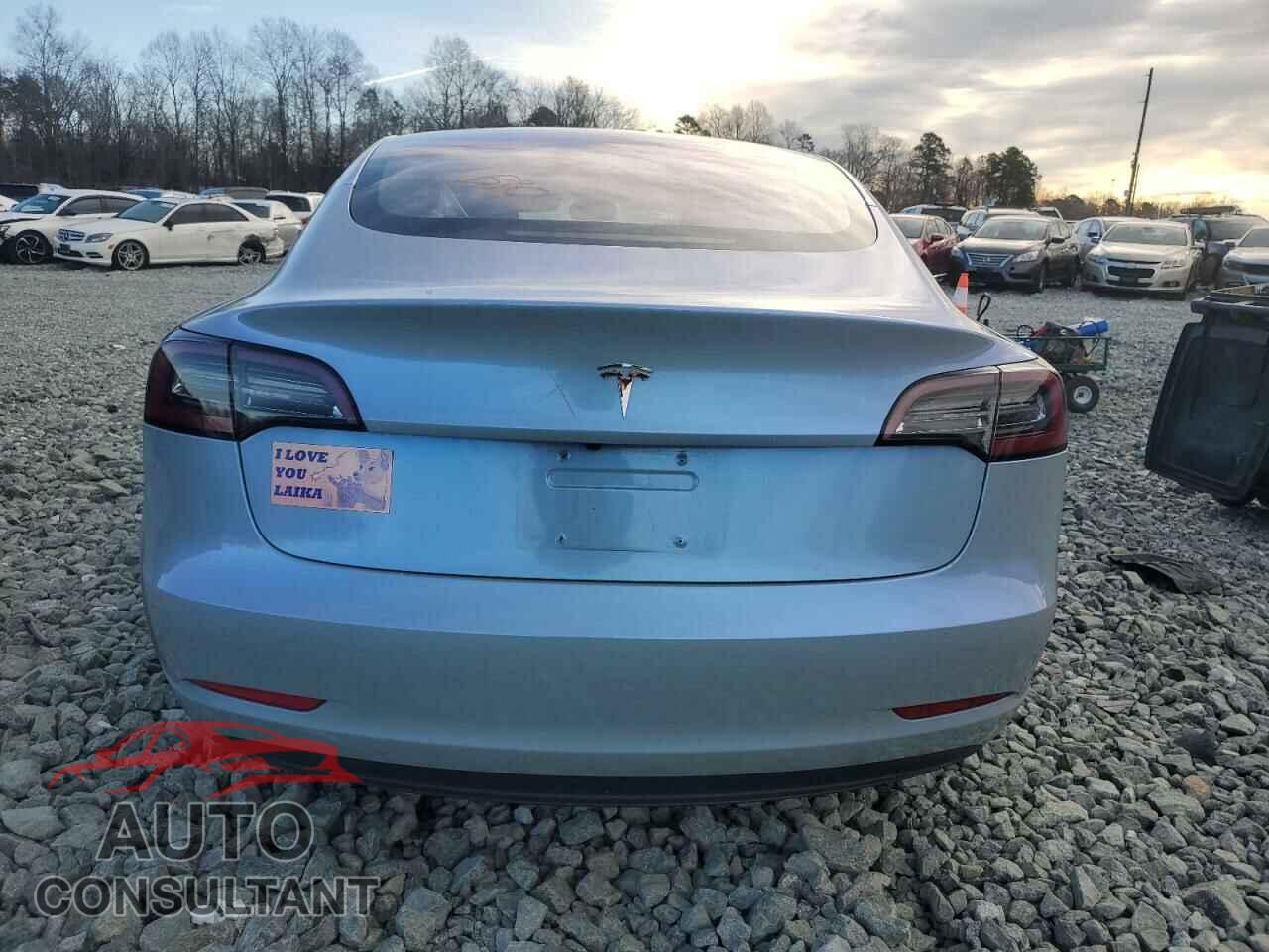 TESLA MODEL 3 2018 - 5YJ3E1EAXJF031880