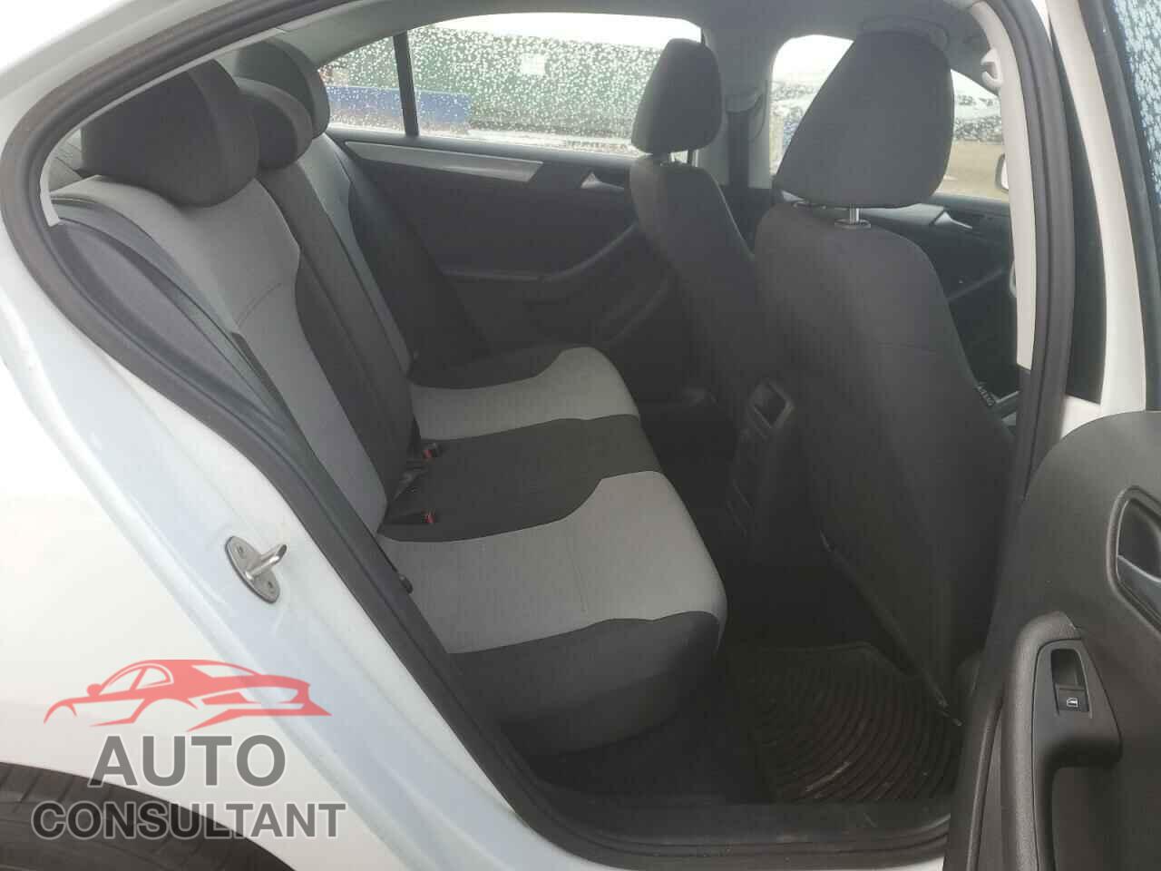 VOLKSWAGEN JETTA 2017 - 3VW2B7AJ8HM399023