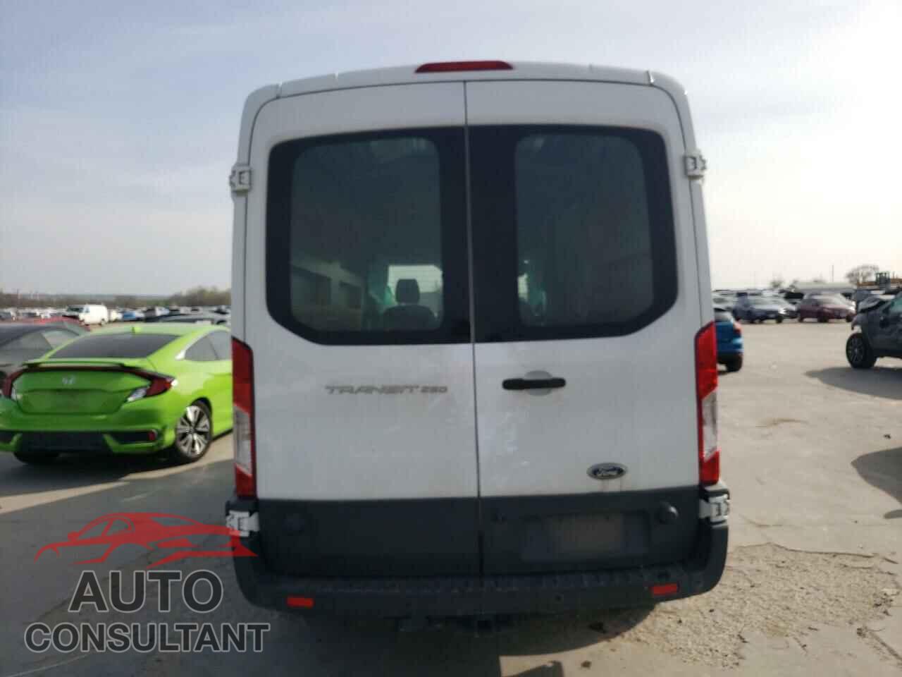 FORD TRANSIT 2017 - 1FTYR2CM4HKB56738