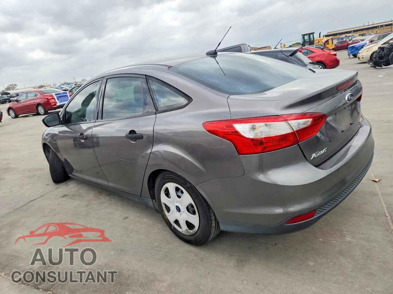 FORD FOCUS 2014 - 1FADP3E28EL218174