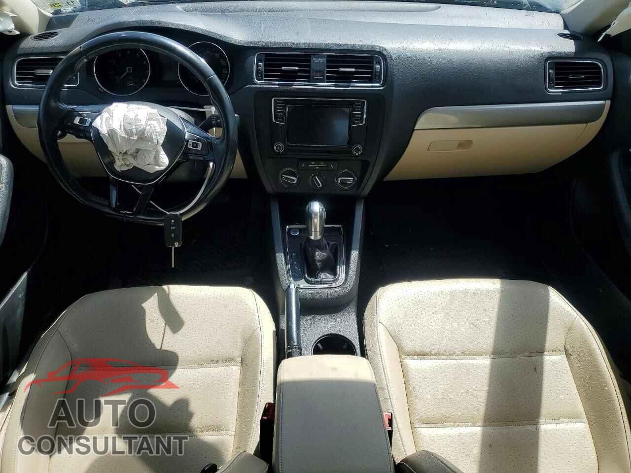 VOLKSWAGEN JETTA 2017 - 3VWDB7AJ5HM250206
